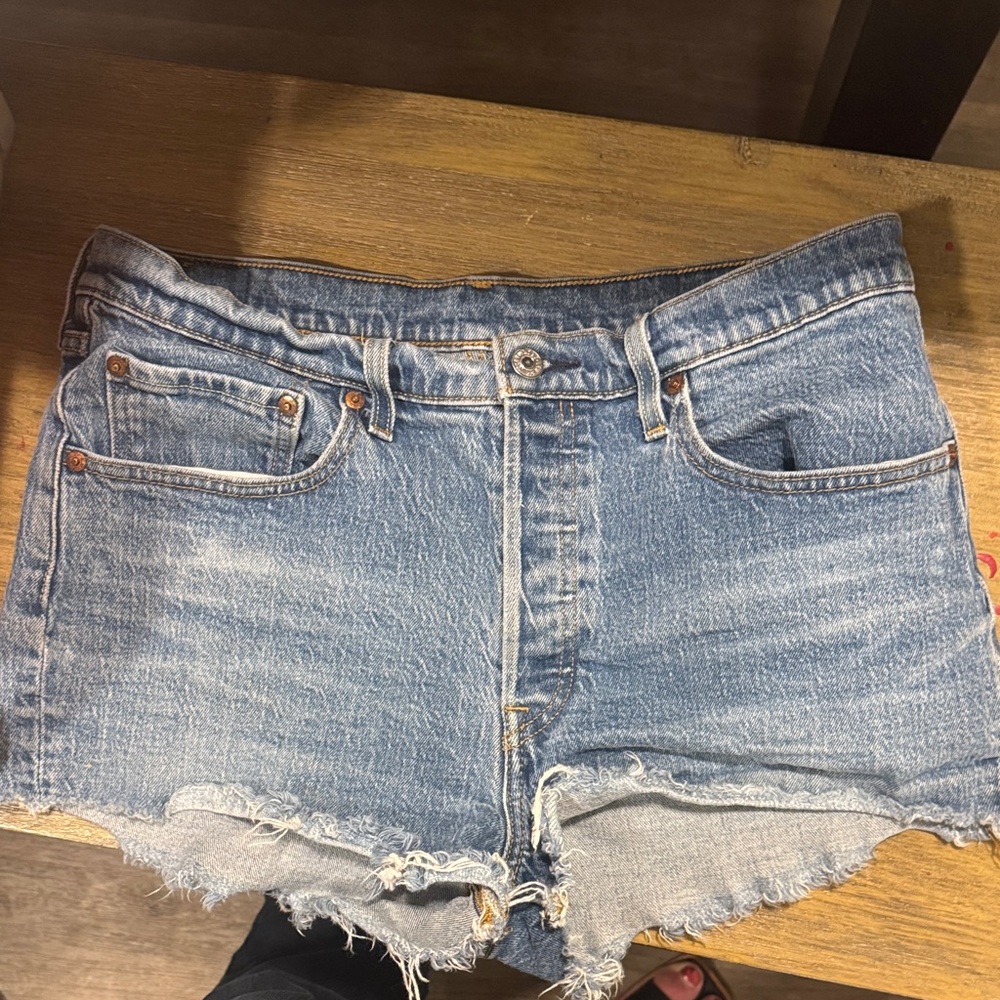 Levis 501 Denim Frayed Hem Women's Shorts